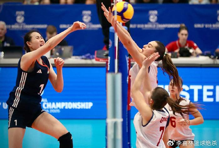 又美又能打！中国女排又一17岁1米95副攻崛起：砍14分看齐袁心玥？