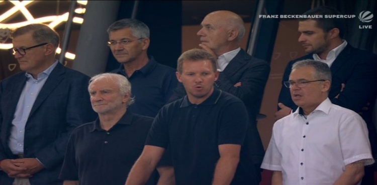 yl7703永利-德超杯决赛拜仁vs斯图加特，德国国家队主帅纳格尔斯曼现场观战